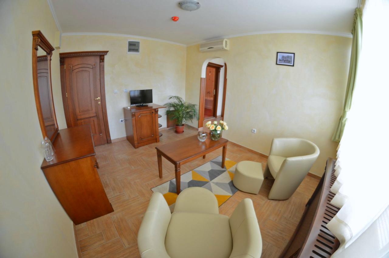 Central West Hotel Софія Екстер'єр фото