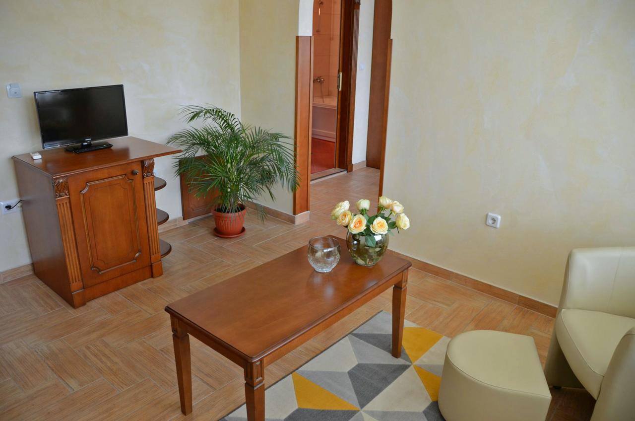 Central West Hotel Софія Екстер'єр фото