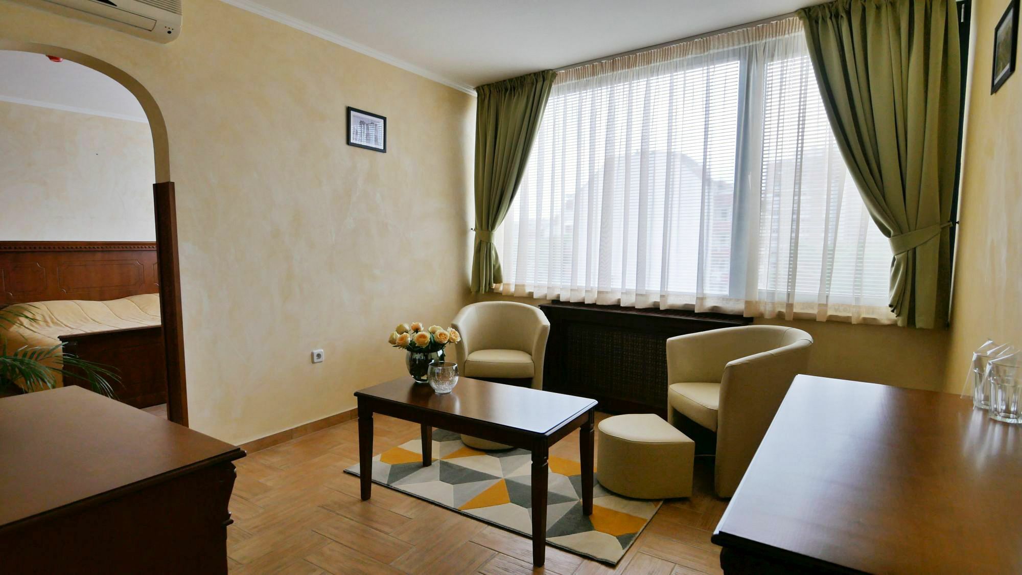 Central West Hotel Софія Екстер'єр фото